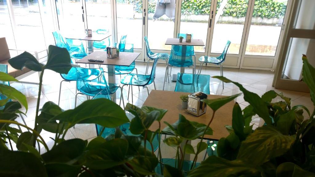 加姆日努斯酒店 利尼亚诺萨比亚多罗 外观 照片